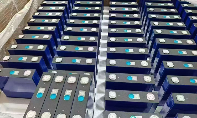 How to Activate a Solar Energy Storage LiFePO4 Battery: Step-by-Step DIY Safety Instructions 4 How to Activate a Solar Energy Storage LiFePO4 Battery: Step-by-Step DIY Safety Instructions