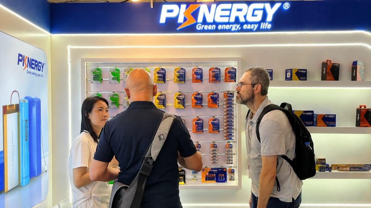 PKNERGY team discussing lithium battery products and applications with visitors at the Hong Kong Electronics Fair Autumn Edition 2026