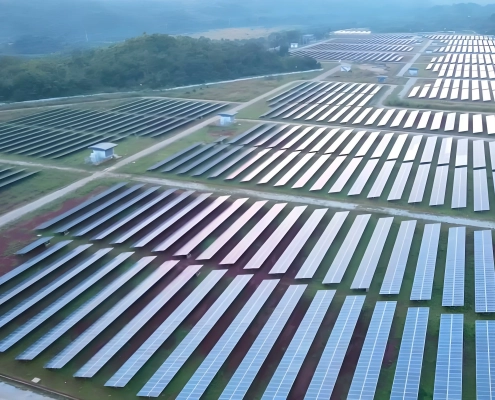 What are the pros and cons of solar farms？