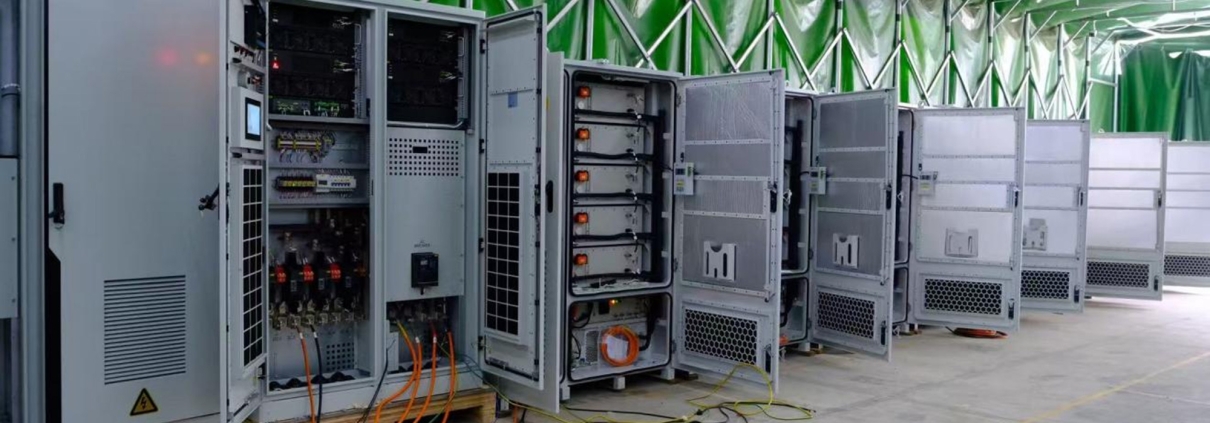 Next-Gen Rack-Mount Battery Modules: 57.6V LiFePO₄ Packs for 21” Enclosures 1 Next-Gen Rack-Mount Battery Modules: 57.6V LiFePO₄ Packs for 21” Enclosures